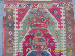 Rare Antıque Anatolian with stairs Kelim Realy Good Piece. size: 170x115
Communication mail: makifhali@yahoo.com. Mobile: +905324212758...