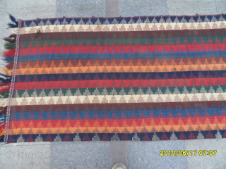 Shiraz Persian Runner Kelim Very Good Colors and Dizayn. size: 265x100 cm.
Communication mail: makifhali@yahoo.com. Mobile: +905324212758...