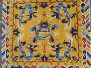 Antique China Dragon Rug
Size: 155 x 80 cm.
Mail : makifhali@yahoo.com                       