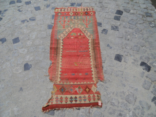 Rare Antıque Anatolıan Prayer Fragment Kelim size: 153x65
Mail.makifhali@yahoo.com
GSM:+905324212758
