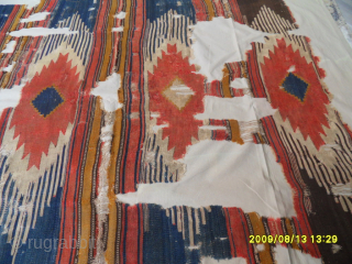 Antique Manastır Kilim
Size: 205 x 165 cm.
Mail: makifhali@yahoo.com                         