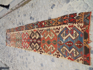 Antıque Anatolıan Half Kelim size:440x100 cm.
Mail: makifhali@yahoo.com
GSM:+905324212758