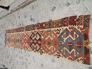 Antıque Anatolıan Half Kelim size:440x100 cm.
Mail: makifhali@yahoo.com
GSM:+905324212758