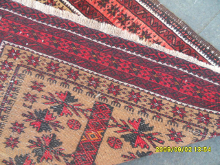 Antique Baluch Rug 
Size: 155 x 95 cm.
Mail: makifhali@yahoo.com                        