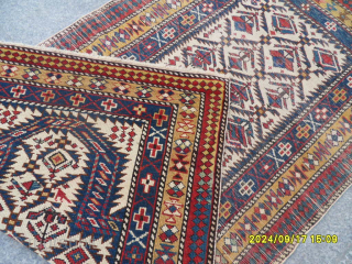 Antique Caucasian Shirvan Rug
 SİZE: 172x85 cm.
 maİl: makifhali@yahoo.com                        