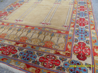Antique Transylvania Tuduk Rug 
Size: 205 x 140 cm.
Mail: makifhali@yahoo.com                       