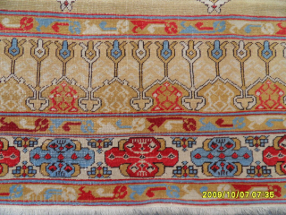 Antique Transylvania Tuduk Rug 
Size: 205 x 140 cm.
Mail: makifhali@yahoo.com                       