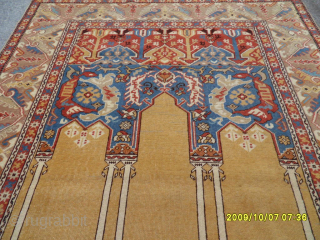 Antique Transylvania Tuduk Rug 
Size: 215 x 140 cm.
Mail: makifhali@yahoo.com                       