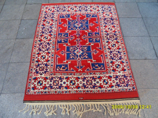 Anatolian Balıkesir Rug 
Size: 160 x 135 cm.
Mail: makifhali@yahoo.com                        