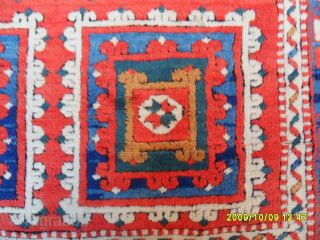 Anatolian Balıkesir Rug
Size: 193 x 145 cm.
Mail: makifhali@yahoo.com                         