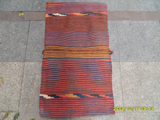Old Shiraz Qashqai Saddleebag 
Size: 102 x 57 cm.
Mail: makifhali@yahoo.com                       
