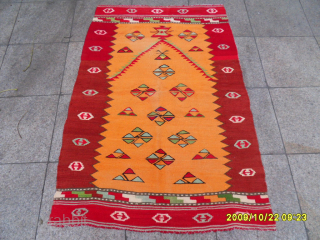 Manastır Kilim
Size: 145 x 100 cm.
Mail: makifhali@yahoo.com                          