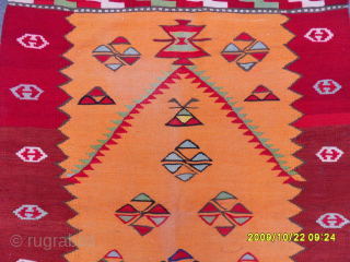Manastır Kilim
Size: 145 x 100 cm.
Mail: makifhali@yahoo.com                          