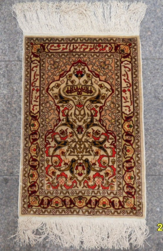 Hereke Silk Carpet
Size: 63 x 42 cm.
Mail: makifhali@yahoo.com