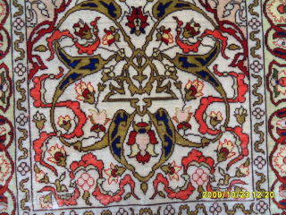 Hereke Silk Carpet
Size: 63 x 42 cm.
Mail: makifhali@yahoo.com