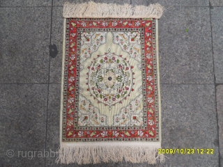Hereke Silk Carpet 
Size: 63 x 48 cm.
Mail: makifhali@yahoo.com