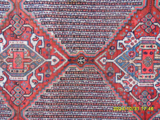 Antique Shiraz Rug
Size: 200x145 cm.
Mail: makifhali@yahoo.com                           
