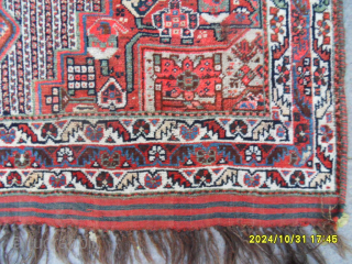 Antique Shiraz Rug
Size: 200x145 cm.
Mail: makifhali@yahoo.com                           