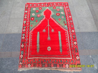 Anatolian Sivas Rug
Size: 165 x 110 cm.
Mail: makifhali@yahoo.com