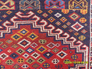 Shiraz Quashqai Bagface
Size: 53 x 61 cm.
Mail: makifhali@yahoo.com
