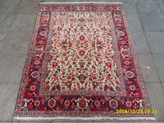 Small Heriz Rug
Size: 180 x 145 cm.
Mail: makifhali@yahoo.com