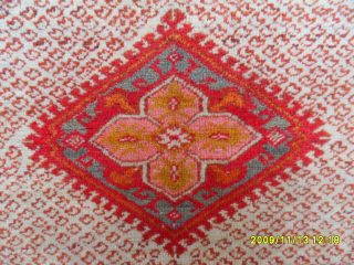 Antique Anatolian Ghördes Rug
Size: 177 x 132 cm.
Mail: makifhali@yahoo.com                        