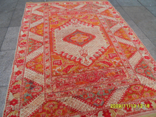 Antique Anatolian Ghördes Rug
Size: 177 x 132 cm.
Mail: makifhali@yahoo.com                        