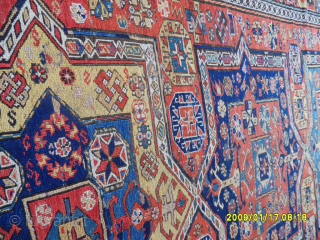 Antique Shumak Kilim
Size: 300 x 165 cm.
Mail: makifhali@yahoo.com