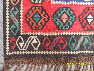 Old Anatolian Erzurum Kilim
Size: 190 x 135 cm.
Mail: makifhali@yahoo.com                        