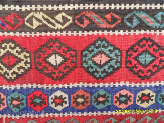 Old Anatolian Erzurum Kilim
Size: 190 x 135 cm.
Mail: makifhali@yahoo.com                        