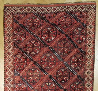 Large Ersari Turkmen main carpet, Central Asia, Middle Amu-Darya valley, mid-19th century, 444 x 190 cm.
The pattern shows a very rare gül, which to the best of our knowledge can be found  ...