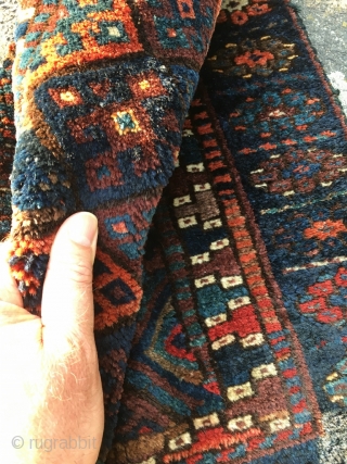 Nice Jaf with silky silky silky wool. Unusual palette, including petrol blue. Kelardasht Kurdish exclave in NE Persia? Size 22.5 x 18.9 inch (57 x 48 cm). You can reach me at  ...