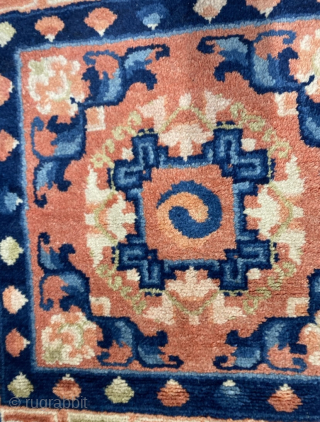 Double Tibetan mat, late 19th century, excellent condition. Original cloth binding still intact, so as intended, not cut by an unscrupulous dealer. Attractive tonal difference between upper and lower seat. 120 x  ...