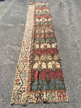 Excellent Anatolian kilim, circa 1800, Double Carnation design, very good border and sides (elibelinde), single wing. In outstanding condition, fine weave, perfect colors, including purple and apricot. Rich details. As found, needs  ...