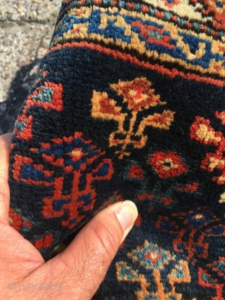 Complete Caucasian bag, half khorjin, Karabagh? Cotton warp and weft. Luminous wool, very nice triple borders. Front in very good condition, small moth bite, original sides and closure system. Small aniline highlight  ...