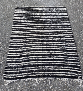 Cool Anatolian filikli, nice collectable size. Undyed goats wool. Excellent condition. Size 63 x 46.5 inch (160 x 118 cm). You may contact me at alexanderbakker@flairforflavor.com, as the rugrabbit mailing system seems  ...