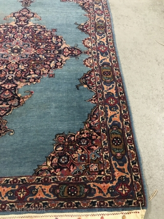 Elegant Isfahan area rug, seems to have always been on a table given the original pile height. Size 59 x 42.5 inch (150 x 108 cm). 1st quarter 20th century. Unusual blue  ...