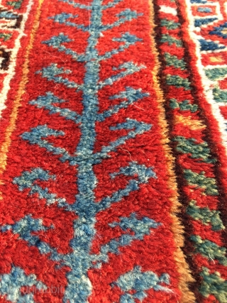 Tribal Qashqai kelleh from around 1900. Excellent condition, full pile, deeply saturated colors including very nice warm apricot. A vibrant South Persian party for your floor. Original sides and ends, one nip  ...