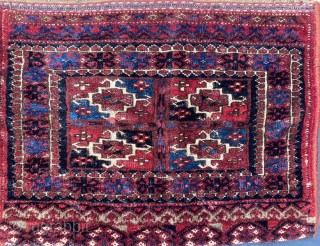 Turkmen bags with shoulder-to-shoulder closure loops have traditionally been attributed to the Goklan, but with this one I’m not too sure. Unusually saturated colors, all natural including a good yellow. Very soft  ...