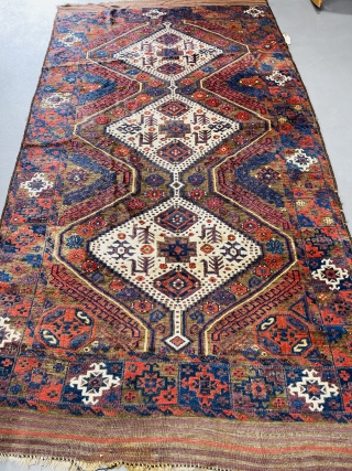 Rare Boluch rug 4’8x7’8 all natural saturated colors very good condition 
                     