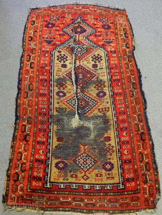 Antique East Anatolian Yörük Prayer Rug                           