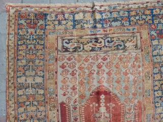 Antique West Anatolian Gördes Prayer Rug Fragment .
Size.180x125 cm E-mail.anatolianpicker@gmail.com                       