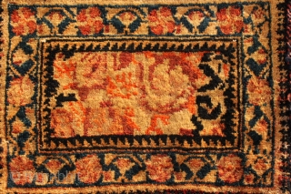 Very unique 80-90 years old Persian Afshari hand-knotted piled chanteh with original plain weave back with natural dyes & 100% wool CATEGORY: Persian ORIGIN/TYPE: Afshari / Old rose design AGE CLASSIFICATION: 1930+  ...