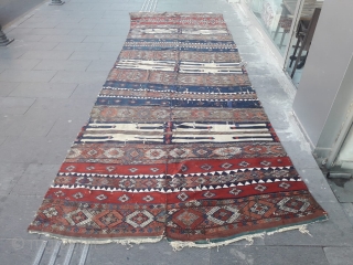 Malatya kilim
Age : between 100- 150 years old                         