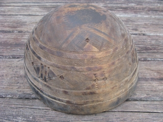 Old African wooden bowl, hand carved, Tuareg People, Sahara, ( Berber, Twareg ), used to collect milk, make dough, and other domestic chores, chiped, cracked and repaired, scuffs and scratches, this is  ...