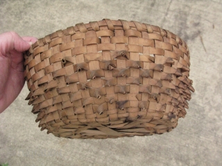 Antique Micmac basket, also Mi'kmaq, hand woven ash splints with curlicue fancy work, ca.1900, probably Maine, but the Smithsonian has 2 similar baskets with an attribution to Nova Scotia, see numbers 15/1967  ...