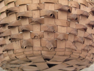 Antique Micmac basket, also Mi'kmaq, hand woven ash splints with curlicue fancy work, ca.1900, probably Maine, but the Smithsonian has 2 similar baskets with an attribution to Nova Scotia, see numbers 15/1967  ...