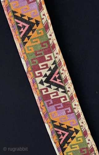 Antique Uzbekistan Lakai Silk Cross Stitch Belt with Shell. Size - ''82 cm x 7 cm'' turkmansilver@gmail.com.                