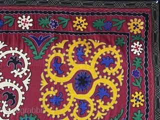 Uzbekistan - Samarkand Silk Embroidered Suzani & Wall Hanging Decoration. Silk Embroidery on Cotton Fabric. Size - ''225 cm x 175 cm'' turkmansilver@gmail.com          