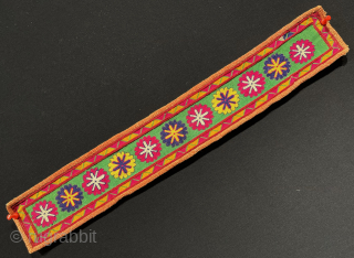 Azerbaijan Cross Stitch Silk Embroidered Headband Good quality Fine Silk Embroidered Textile. Size - ''50.5 cm x 7.5 cm'' turkmansilver@gmail.com             